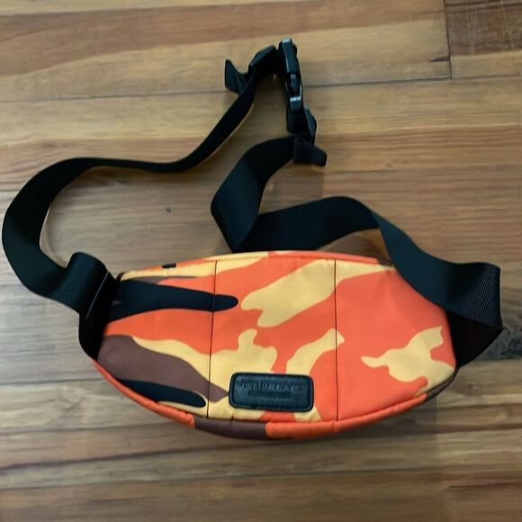Like Dreams Orange Camo Print Belt Bag Fanny Pack Waist Pack Unisex - Picture 5 of 10